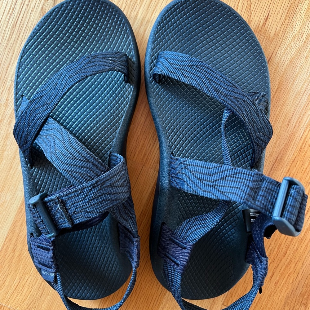 Navy Chaco sandals men’s size 9